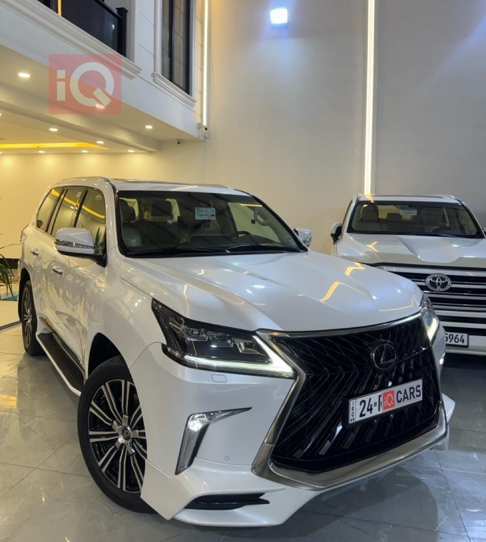Lexus LX